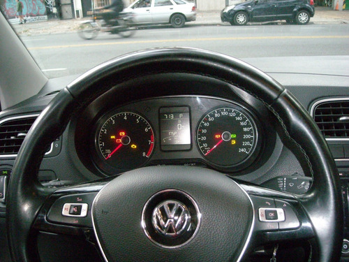 Imagen 13 de 14 de Volkswagen Polo Confortline Tiptronic 2017