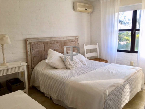 Imagen 11 de 13 de Casa En Venta Manantiales 4 Dorm, 1000 M2 #1843