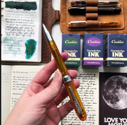 A Pluma Estilográfica Conklin Symetrik Blue Supernova,