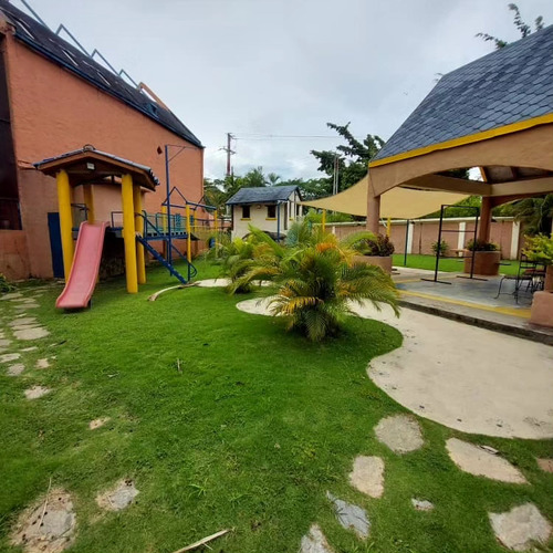 Town-house En Venta Rs. Village Prive Naguanagua Jcossi