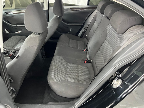 Volkswagen Jetta 2.0 Comfortline Flex Aut 4p
