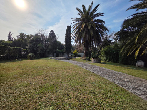 Venta De Casa 4 Ambientes. Parque Leloir