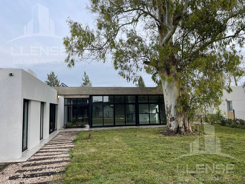 Casa 5 Ambientes En Una Planta, En Venta, Barrio Privado Las Golondrinas