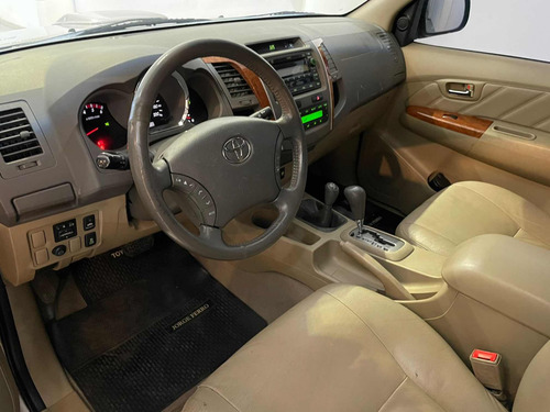 Toyota SW4 3.0 I Srv At C/cuero 4x4 (2009)
