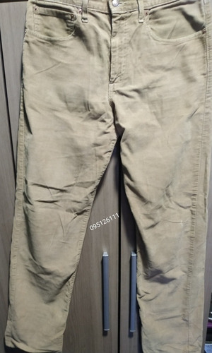Pantalón Levis De Pana Para Hombre En Buen Estado W32 L34 (Usado)
