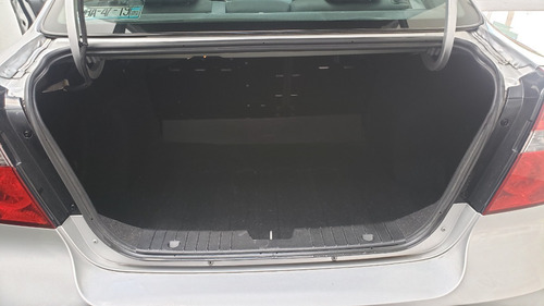 Imagen 4 de 10 de Chevrolet Aveo Lt Paq W Color Plata 2017 Mt