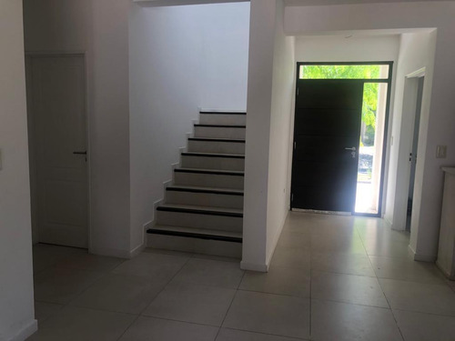 Imagen 2 de 9 de Casa En Venta En Barrio Barrancas De Santa Maria, Pacheco