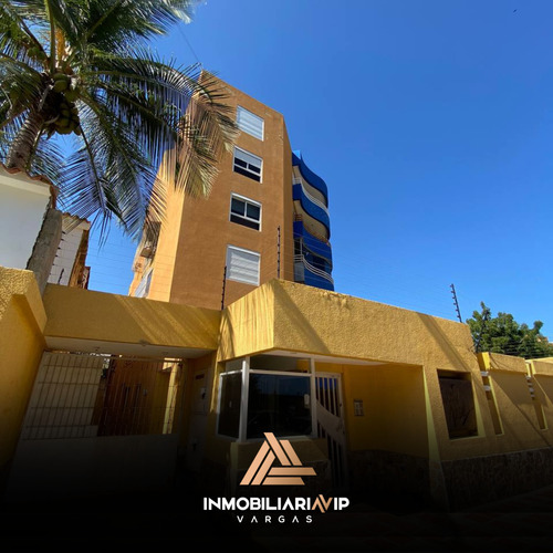 Te Ofrecemos En Venta Apartamento Ubicado En Playa Grande  Estado La Guaira  Ref 011 - 619