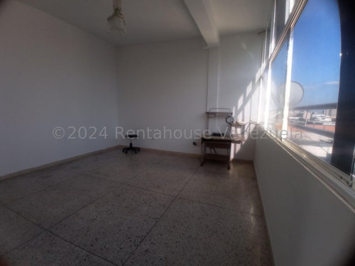 Milagros Inmuebles Apartamento Alquiler Barquisimeto Lara Zona Centro Economica Residencial Economico Código Inmobiliaria Rent-a-house 25-5187