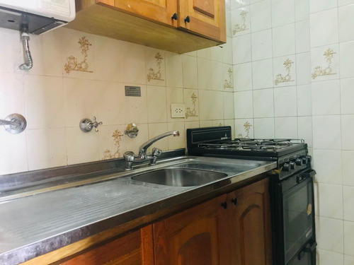 Venta Monoambiente Luminoso Con Balcon A Mts Subte