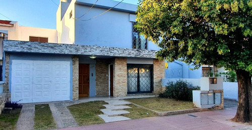 Imagen 1 de 16 de Casa - Jardin