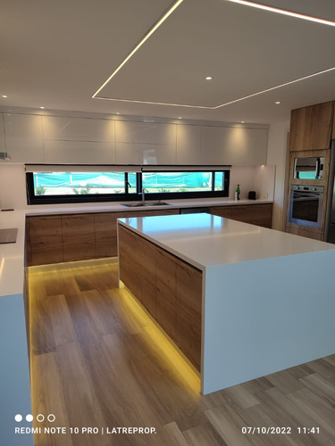 Imagen 2 de 28 de Fantástica Casa En Venta, Nueva Y Amoblada. Fondo Al Lago. B° Terralagos Canning