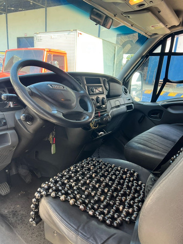 Iveco Daily 35s14 Com Plataforma Hidráulica
