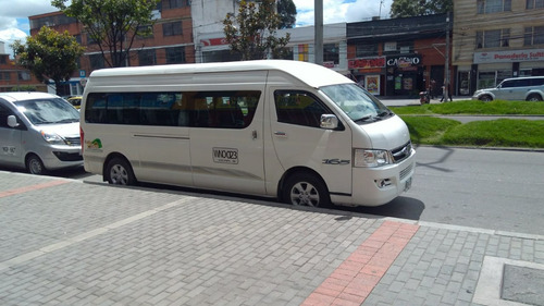 Servicio De Transporte Empresarial Ejecutivo Turismo Van