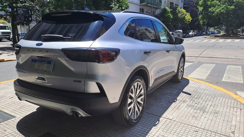 Imagen 3 de 17 de Ford Kuga 2.5 Titanium Hibrida