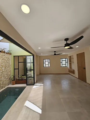 Casa Remodelada De Una Planta En Venta En Conkal.