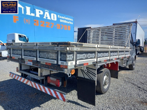 Imagem 4 de 15 de Iveco Daily 35s14 (2019) Carroceria