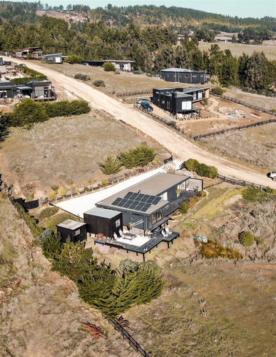 Casa En Venta En Pichilemu, Con Gran Vista Al Mar