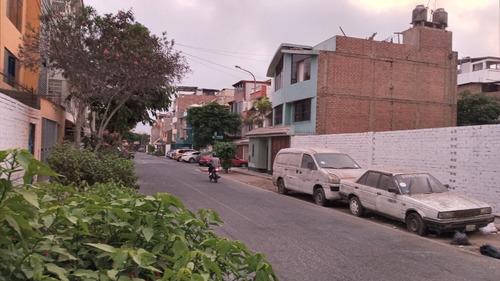 Imagen 13 de 13 de Se Vende Casa En Surco Viñedos Zona Tranquila