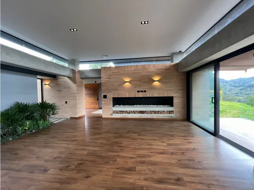 Corredor Don Diego Llanogrande Venta De Espectacular Casa
