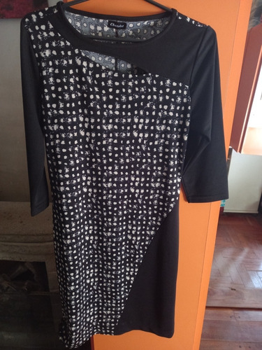 Vestido Chatelet  Negro Y Con Dibujos Cuello Redondo T 44. 