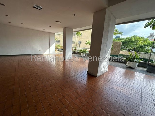 Ji 25-23195. En Venta Apartamento Con Área De 72m2, Ubicado En Los Caobos. Caracas.