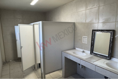 Terreno Con Edificio Comercial En Venta Ubicado En Centro Civico