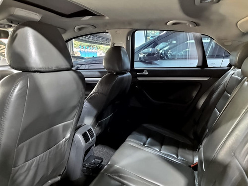 Volkswagen Jetta 2.5 I 20v 170cv Gasolina 4p Tiptronic