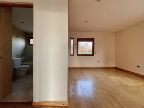 En Condominio: Vía Aurora, Lo Curro, 2.400 M2 Terreno