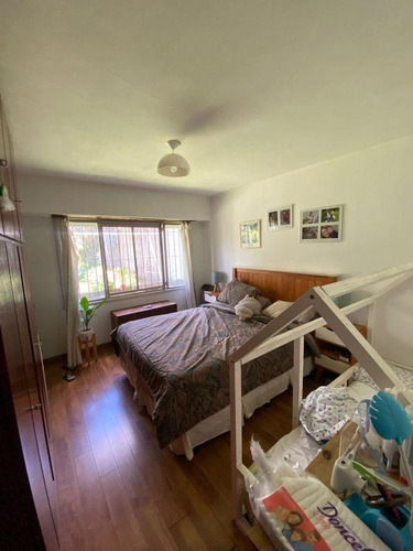 Venta Casa 4 Ambientes En Banfield Con Jardin Y Cochera