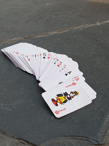 Mini Cartas Naipe Ingles 3 X 4cms. Mazo Miniatura Rojo Magia
