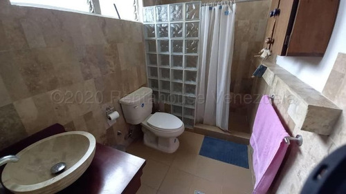 Imagen 10 de 15 de Casa En Venta En Calle Cerrada