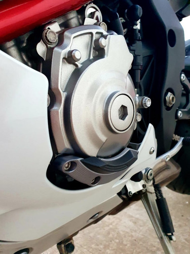 Yamaha R1 2016
