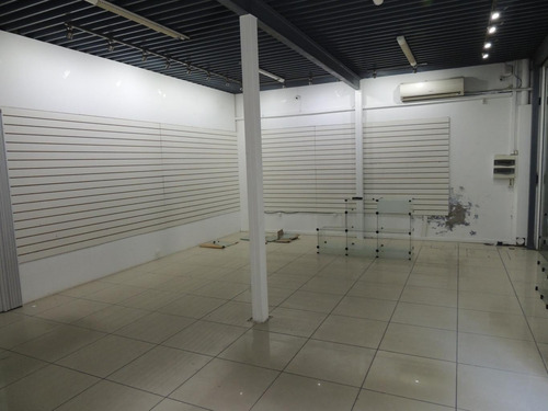 Local Comercial Esquina A Metros De Arenal Grande. Martin García