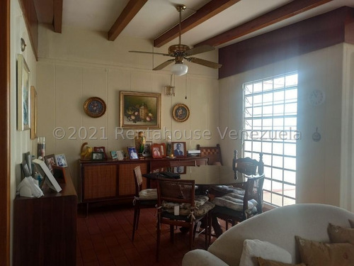 Imagen 12 de 25 de Casa En Venta La Trinidad Jesús Enrique Díaz 22-12473 Caracas Baruta