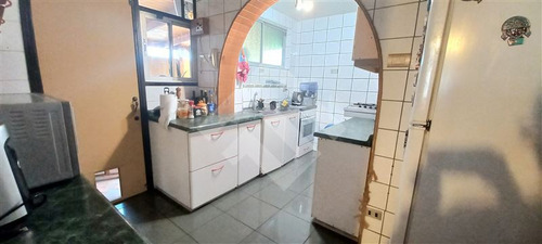 Casa En Venta De 5 Dormitorios En La Reina