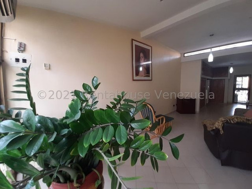 Imagen 8 de 15 de Leida Falcon Rentahouse Vende Casa En Las Chimeneas Valencia 22-4066 Lf