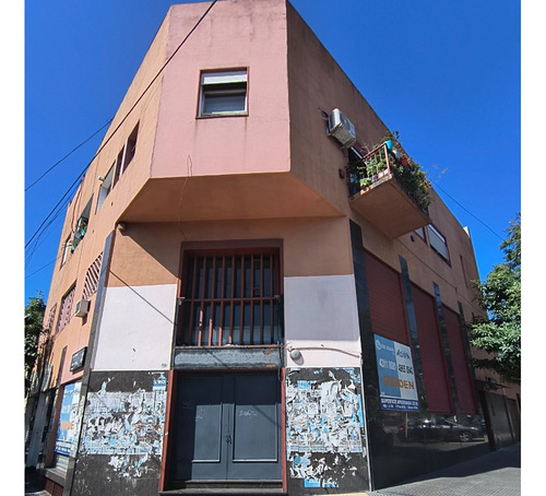 Local En Venta, Av. Varela N° 1001 Flores