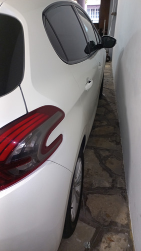 Peugeot 208 1.6 Allure