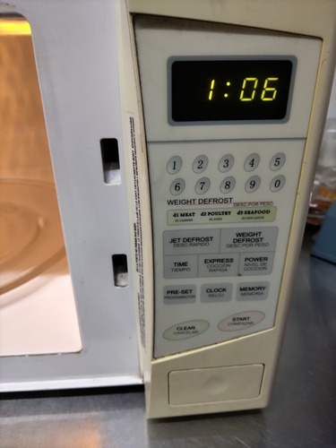 Imagen 4 de 4 de Horno Microondas