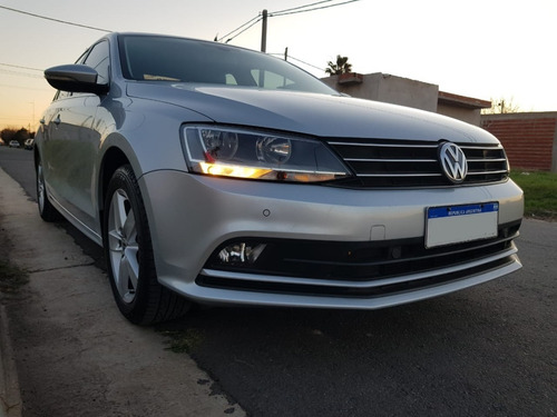 Volkswagen Vento 2.5 Luxury