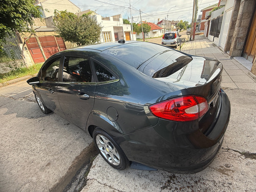 Ford Fiesta Kinetic 1.6 Design Sedan 120cv Trend Plus