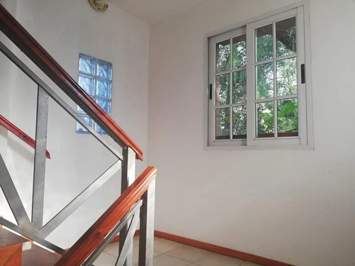 Casa En Venta - 4 Dormitorios 3 Baños - Cochera - 2.200mts2 - Florencio Varela