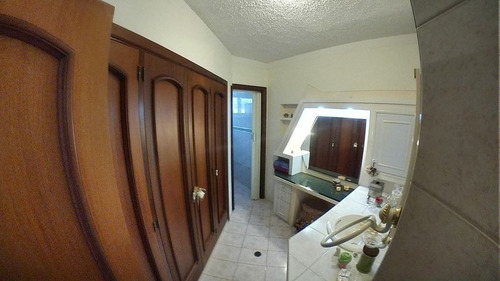 Imagen 11 de 16 de Julio Latouche Rentahouse Vende Casa En El Bosque Valencia 22-14737