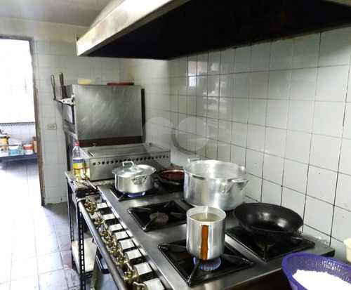 Imagem 19 de 22 de Oportunidade Única De Salão Comercial Com Apartamento Residencial Na Rua Dos Franceses - Reo330286