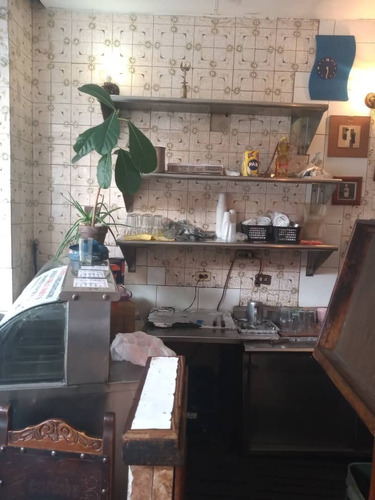 Imagen 8 de 8 de Sabana Grande, Restaurant Con Licencia De Licores Y Local.