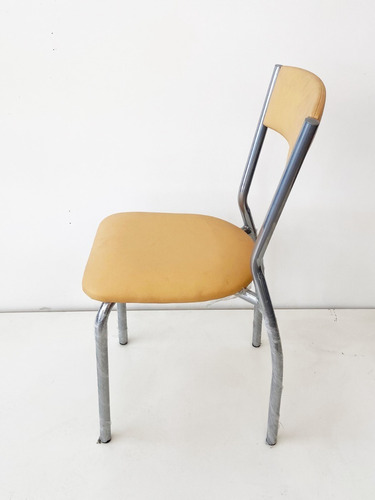 Imagen 2 de 7 de Sillas Comedor Pintada Tapizada Caño Oferta Zala Muebles