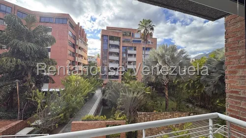 Apartamento En Venta En Campo Alegre 25-13935 Yf