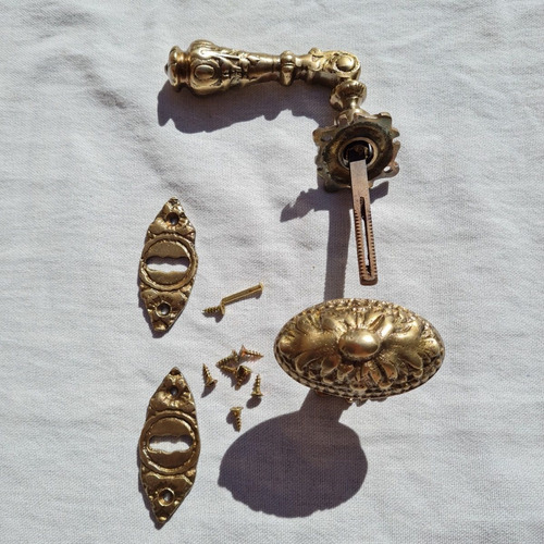 Imagen 4 de 10 de Picaporte Y Manija Pomo En Bronce Macizo Tipo Antiguo