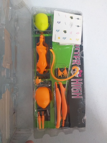 Monster High Create A Monster Set Nocturnal Add-on - T70 (Usado)